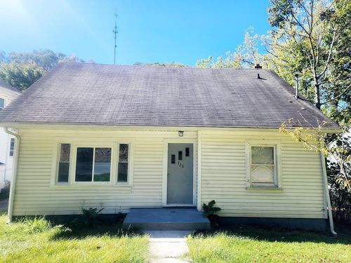328 S College Ave, Bluefield, VA, 24605-1709 | Card Image