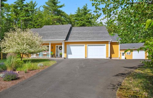 20 Camden Crt, Bridgewater, NS, B4V8W5 | Card Image