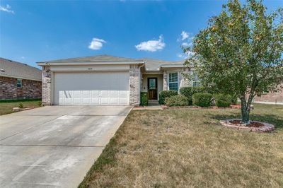 1409 Eagles Nest Trail, House other with 3 bedrooms, 2 bathrooms and null parking in Krum TX | Image 2