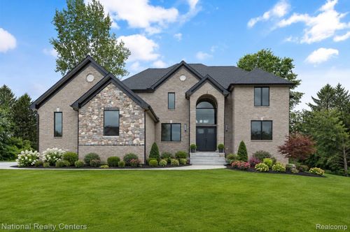 5245 Buell Dr, Commerce Twp, MI, 48382-5107 | Card Image