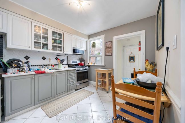 39 Rowntree Ave, House other with 2 bedrooms, 1 bathrooms and 1 parking in Toronto ON | Image 12