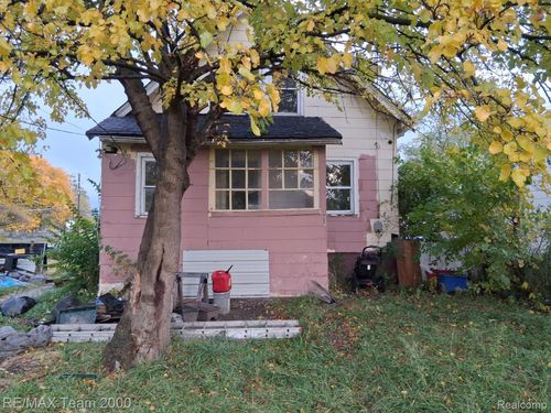 18109 Justine St, Detroit, MI, 48234-2113 | Card Image