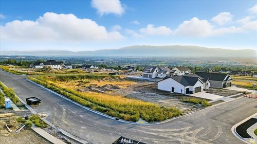 17-894 E 130 N, Hyde Park, UT, 84318-4809 | Card Image