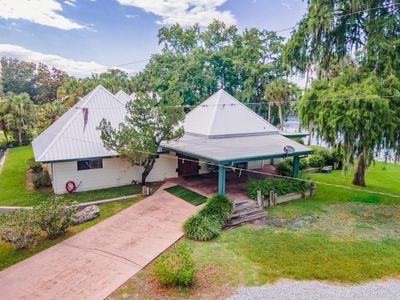 24117 Mink Road, House other with 4 bedrooms, 4 bathrooms and null parking in Astor FL | Image 2