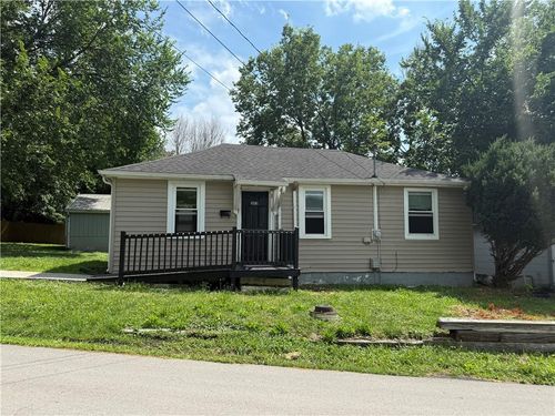 303 Bell St, Richmond, MO, 64085-1865 | Card Image