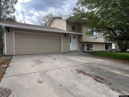 913 Eisenhower Dr, Rock Springs, WY, 82901-4448 | Card Image