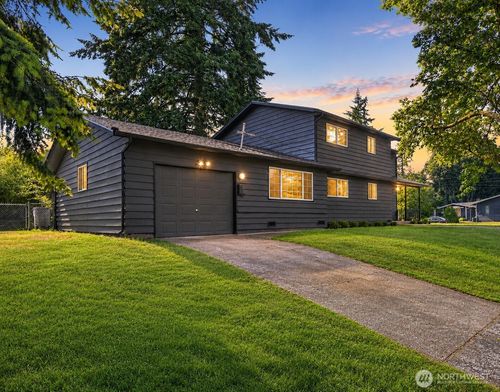 33907 23rd Ave Sw, Federal Way, WA, 98023-7705 | Card Image