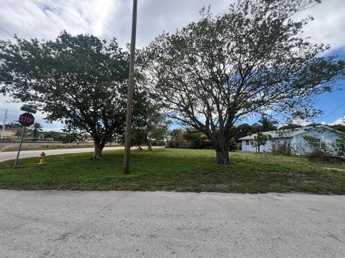 1102 S Swinton Ave, Delray Beach, FL, 33444-2238 | Card Image