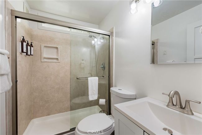 unit A hall bathroom | Image 21