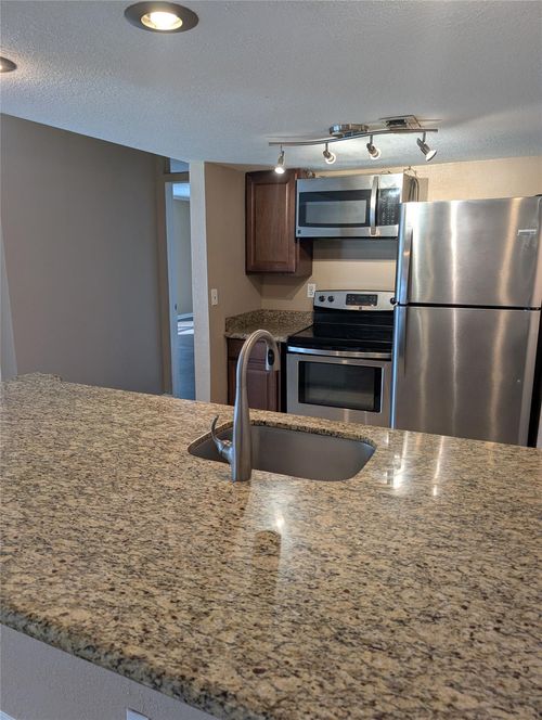 37-2503 Mccue Road, Houston, TX, 77056 | Card Image