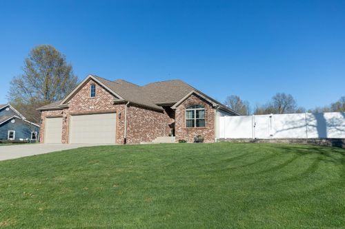 380 N Lakeside Dr, Madison, IN, 47250-7762 | Card Image