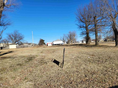 602 N Plum St, Eureka, KS, 67045-1652 | Card Image