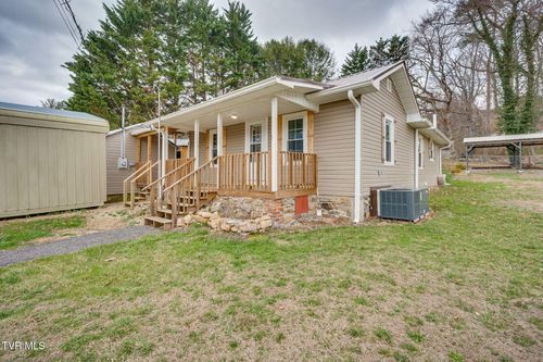 121 Coleman Rd, Hampton, TN, 37658-3105 | Card Image