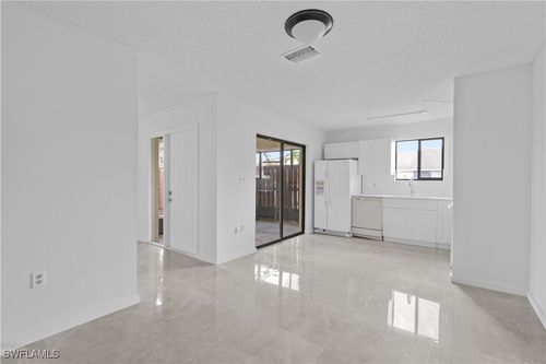 apt-4-5260 Cedarbend Dr, FORT MYERS, FL, 33919-7584 | Card Image