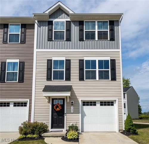799 Pine Spring Dr, Painesville, OH, 44077-4157 | Card Image