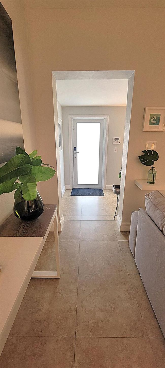 1401 Ne 17 Th Way, House other with 3 bedrooms, 2 bathrooms and null parking in Fort Lauderdale FL | Image 7