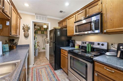 525 Warm Springs Cir, Roswell, GA, 30075-4972 | Card Image