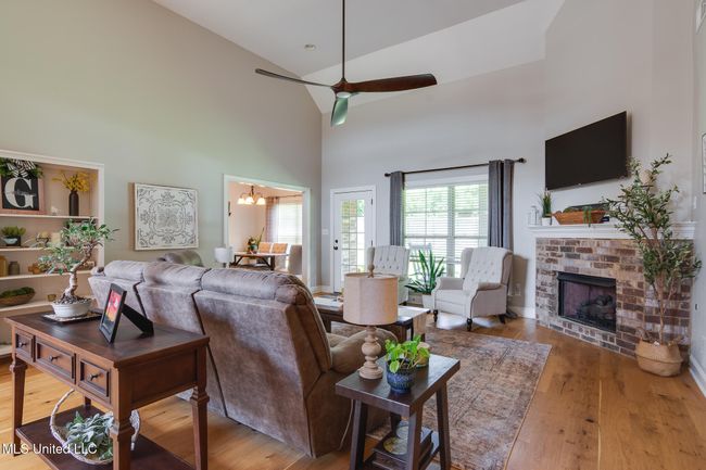 great room | Image 6