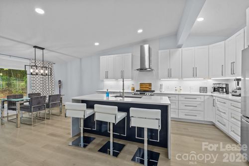 8609 Cedarbrook Dr, Charlotte, NC, 28215-4518 | Card Image