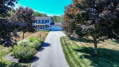 5 Nina Dr, Bradford, RI, 02808-1433 | Card Image