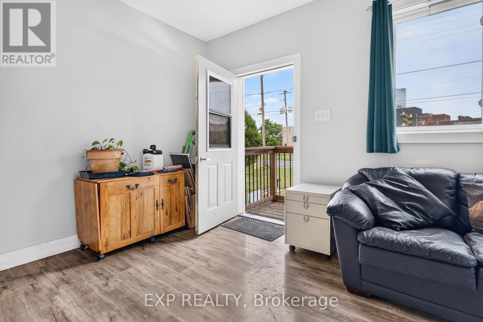 Residential in North Dundas 4