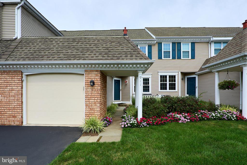 Samantha Cir, Chester Springs, PA 19425
