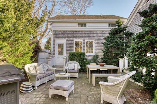 1800 Village Ln, Orient, NY, 11957-1449 | Card Image