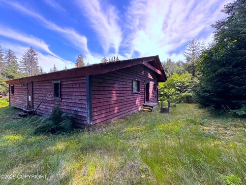 1679 Three Sisters Way, Kodiak, AK, 99615-7239 | Card Image