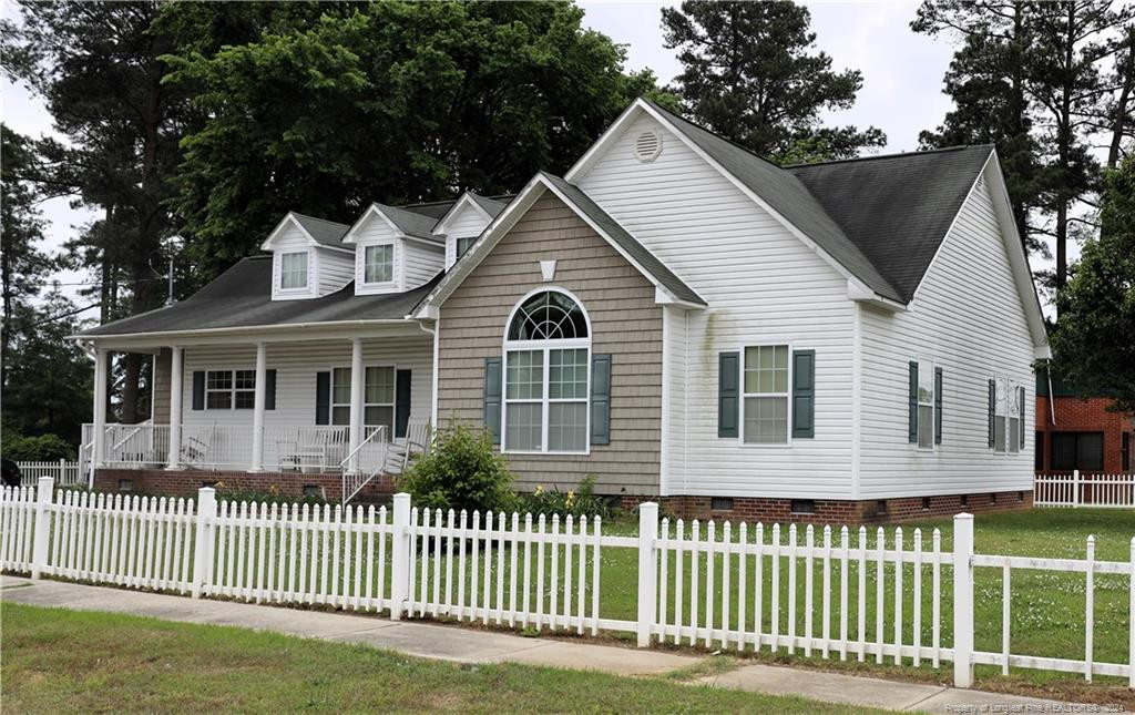 Bond St, Rowland, NC 28383