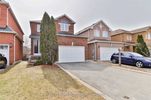 bsmnt-40 Featherwood Dr, Maple, ON, L6A0S3 | Card Image