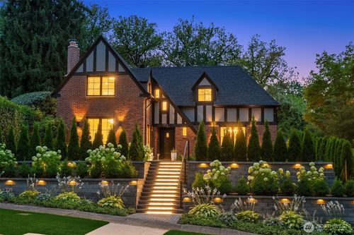 1111 37th Ave E, Seattle, WA, 98112-4431 | Card Image