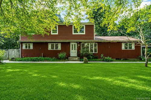 8 Swezey Ln, Middle Island, NY, 11953-1439 | Card Image