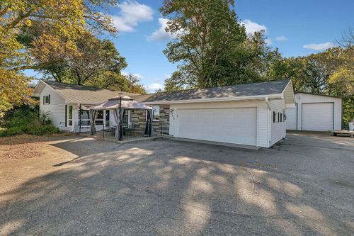 29498 91st Ave, Saint Joseph, MN, 56374-9697 | Card Image