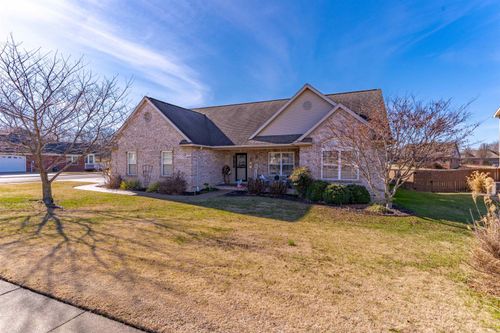 7720 Saint Jordan Cir, Newburgh, IN, 47630-8628 | Card Image