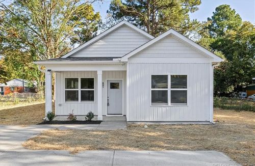 601 E Bay St, Dunn, NC, 28334-6001 | Card Image