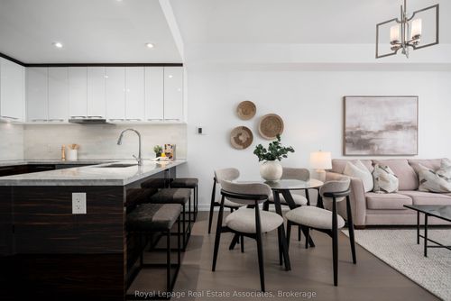 3706-488 University Ave, Toronto, ON, M5G0C1 | Card Image