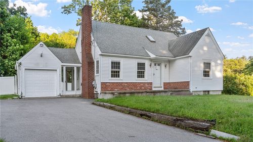 2 Reservoir Ave, Johnston, RI, 02919-2947 | Card Image