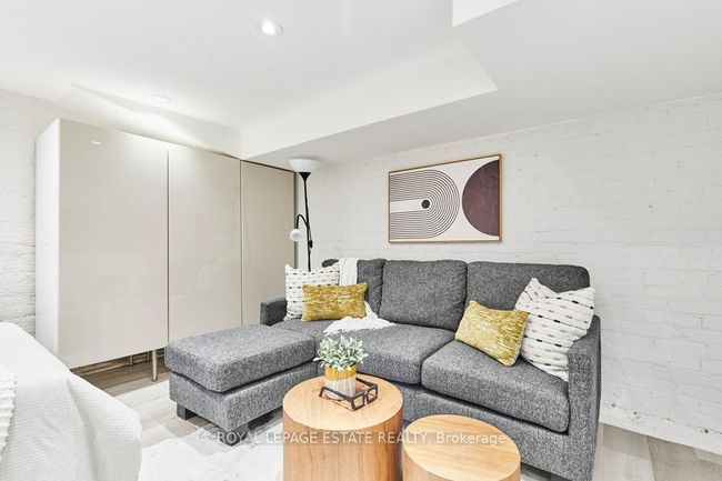 16 Firstbrooke Rd, House attached with 4 bedrooms, 3 bathrooms and 1 parking in Toronto ON | Image 40