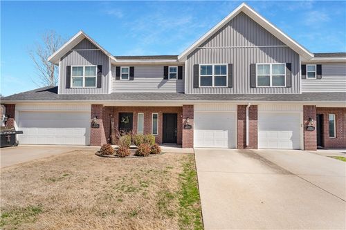 2769 W Kilimanjaro Way, Rogers, AR, 72758-8340 | Card Image