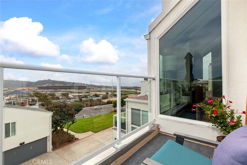 319 Longden Ln, Solana Beach, CA, 92075-2378 | Card Image