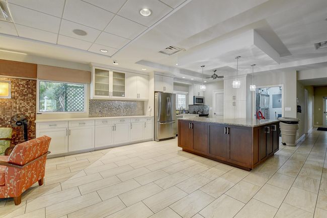 APT-1030D - 3310 S Ocean Blvd, Condo with 2 bedrooms, 2 bathrooms and null parking in Highland Beach FL | Image 38