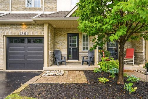 1361 Stephenson Dr, Burlington, ON, L7S2M4 | Card Image