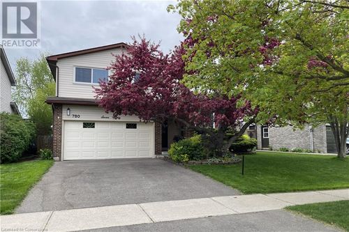 780 Woodward Ave, Milton, ON, L9T3T9 | Card Image
