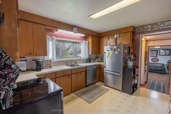 479 William St, House other with 3 bedrooms, 3 bathrooms and 4 parking in Saint Clair ON | Image 11