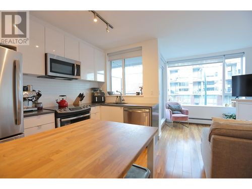 402-289 E 6th Ave, Vancouver, BC, V5T0E9 | Card Image