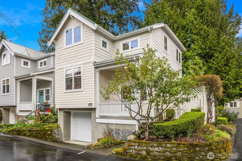 672 Madison Ave N, Bainbridge Island, WA, 98110-2719 | Card Image
