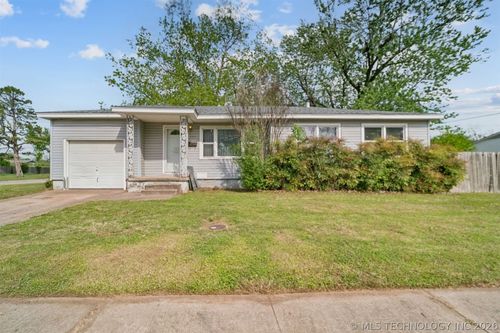 705 N Birch Street, Owasso, OK, 74055 | Card Image