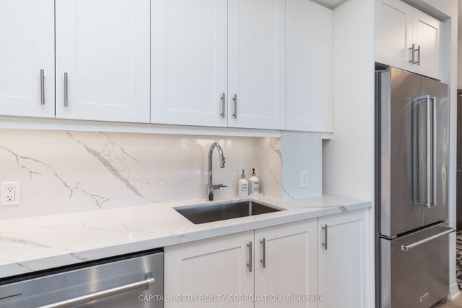 231 - 9000 Jane St, Condo with 2 bedrooms, 2 bathrooms and 2 parking in Concord ON | Image 8