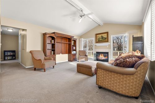 46784 Country Ln, Macomb, MI, 48044-3331 | Card Image