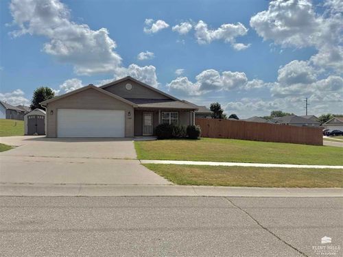 1409 Hickory Ln, Junction City, KS, 66441-4786 | Card Image